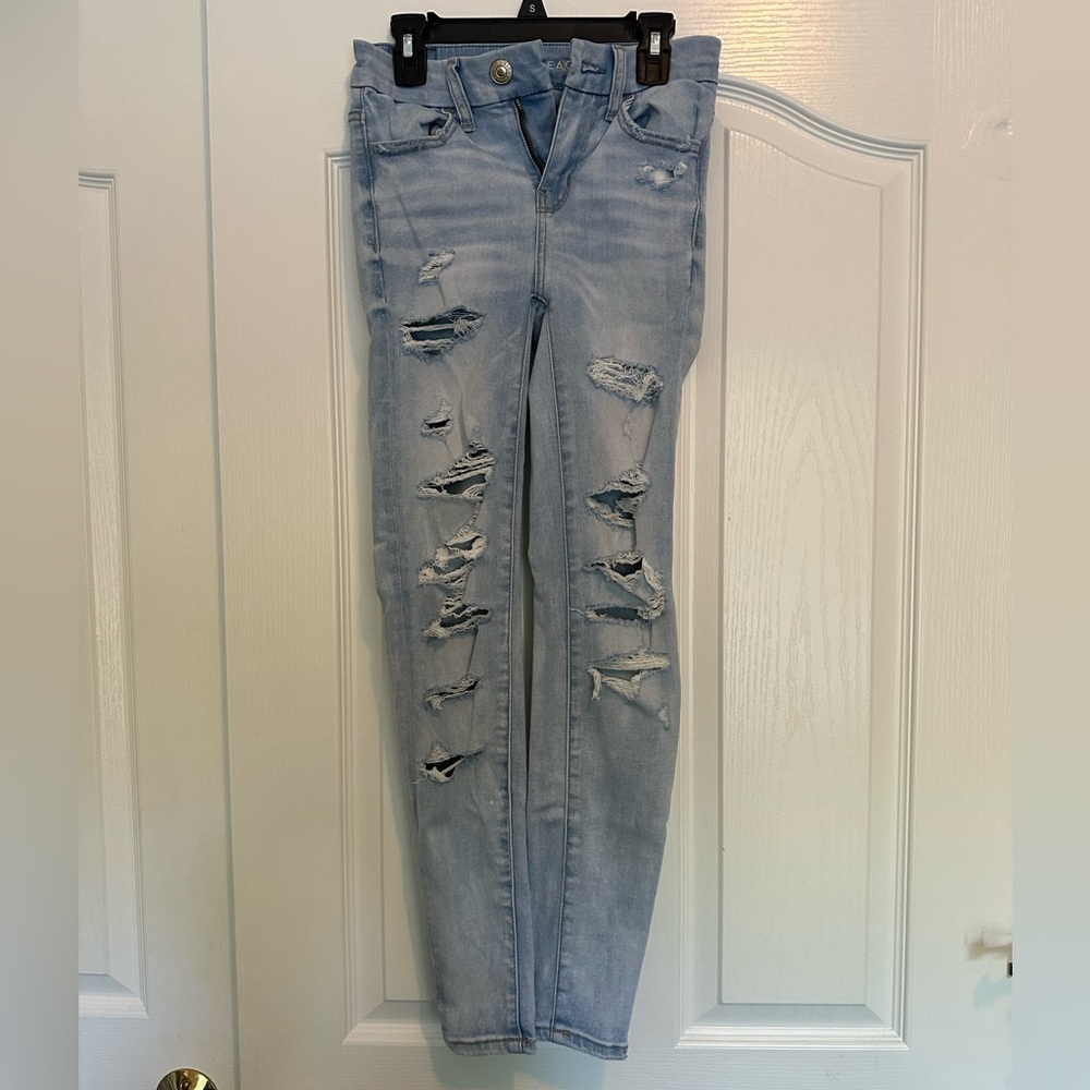 American Eagle Outfitters Hi-Rise Distressed Jegging size 000 Short